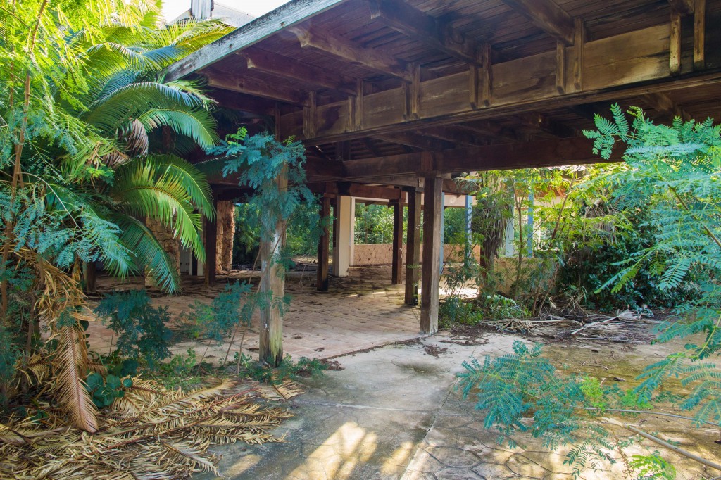 Mariners Cliffside Beach Resort Lobby