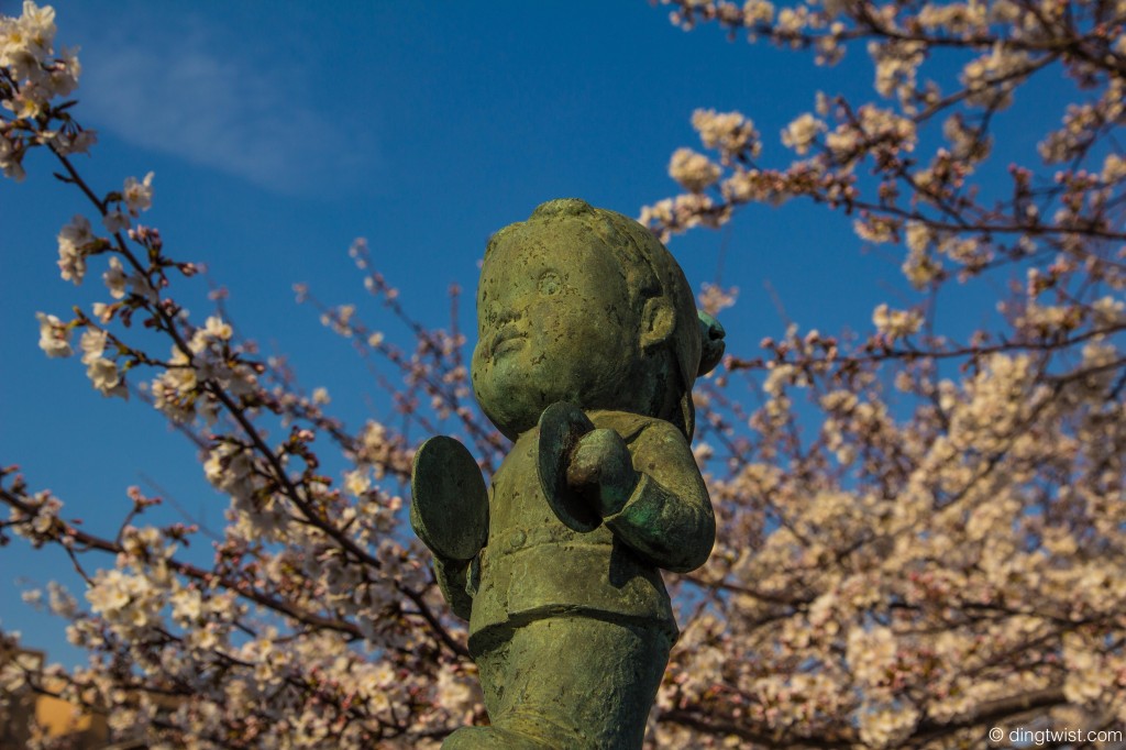 Cymbal Statue