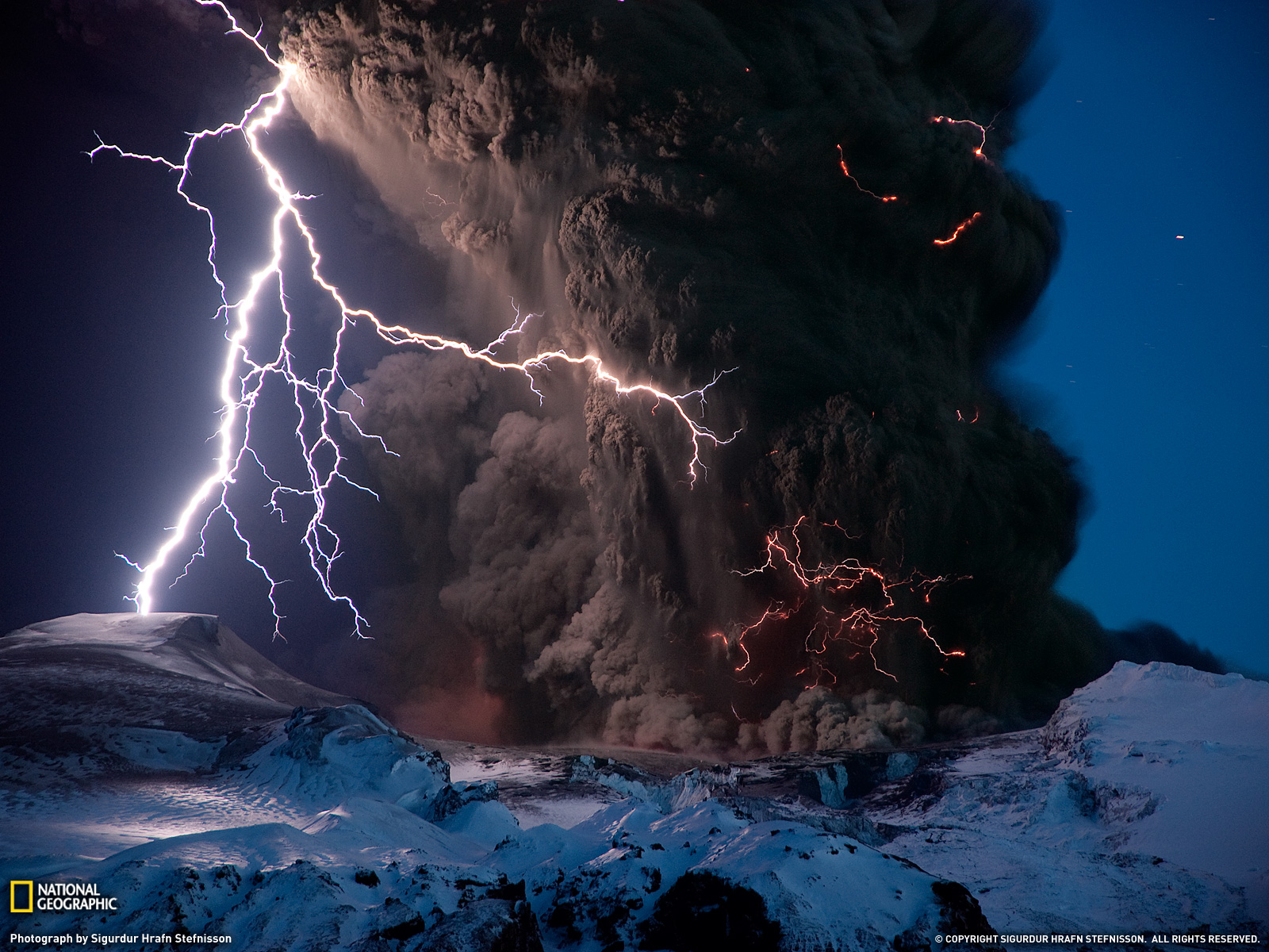 volcanic lightning